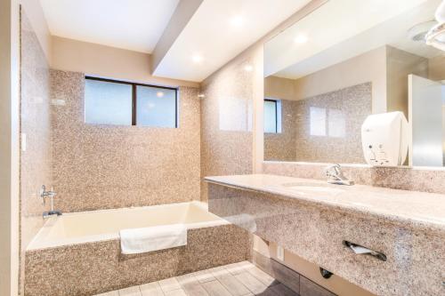 A bathroom at Hotel Hacienda at Ontario Ranch