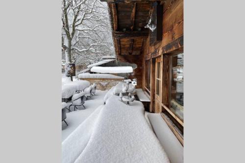 Gambar di galeri bagi Large premium alpine apartment for 4 to 8 people di Vallorcine