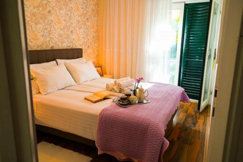 Ένα ή περισσότερα κρεβάτια σε δωμάτιο στο Apartment in Kali with sea view, balcony, air conditioning, Wi-Fi (4566-1)