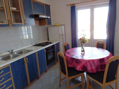 Apartment in Grebaštica with sea view, balcony, air conditioning, WiFi (3571-3)