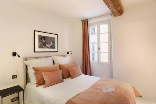 Un pat sau paturi într-o cameră la Maison Skyloft
