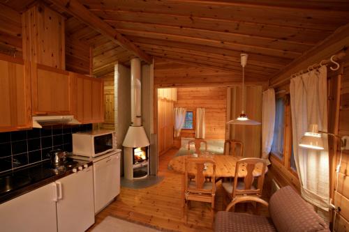 Kuchyň nebo kuchyňský kout v ubytování Jeris Lakeside Resort Cabins
