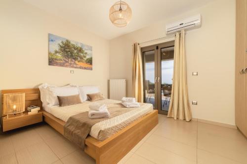 Posteľ alebo postele v izbe v ubytovaní Diomani Maison - Private Pool & Sea View, by ZanteWize