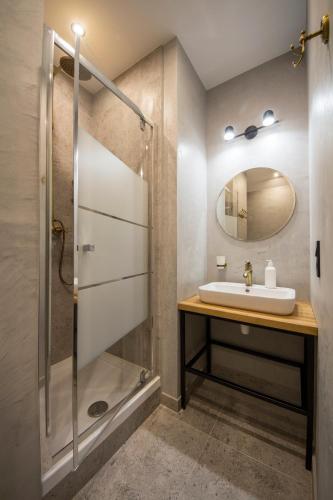 Ein Badezimmer in der Unterkunft DayFlat Apartments Khreschatyk