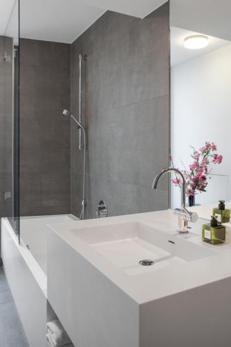 AMANO HOME Apartments photo 33