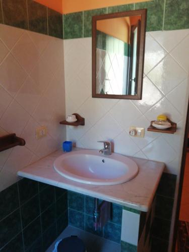 Kúpeľňa v ubytovaní Monolocale zona Mare Pisturri