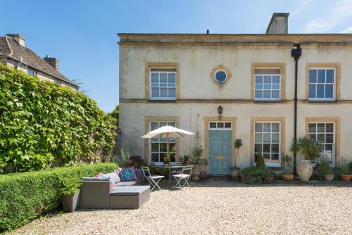 The building where the vacation home is located 