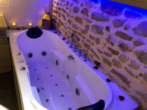 Bany a Logis Hotel Oasis