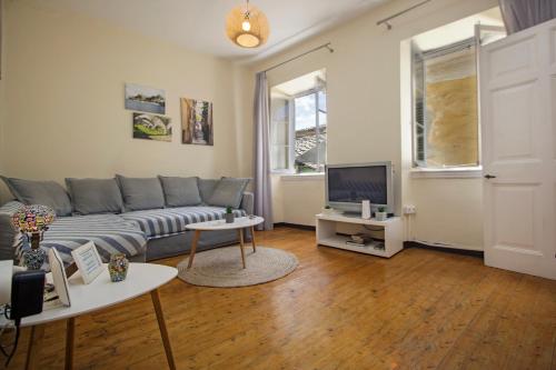 Downtown Apt at Filellinon