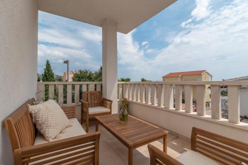 Fotografia z galérie ubytovania Modern apt w terrace 2 min walk to the beach v Trogiri