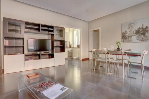 Colosseo Gardens - My Extra Home