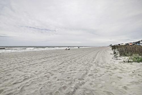 Couple’s Retreat w/ Balcony in Surfside Beach! photo 23