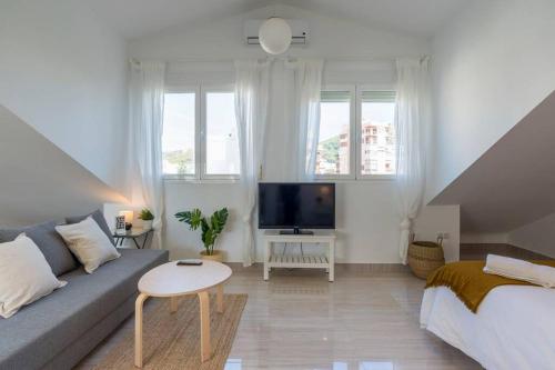 TGH/ Victoria Green Center Penthouse