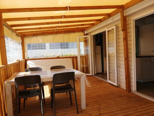 Fotografie z fotogalerie ubytování MOBILE HOME 3 CHAMBRES v destinaci Hyères