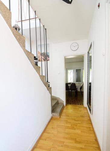 Apartment Guest House Leo