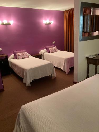  Hotel Folch -  Room  picture :   Minibar    Shower    Bath                           