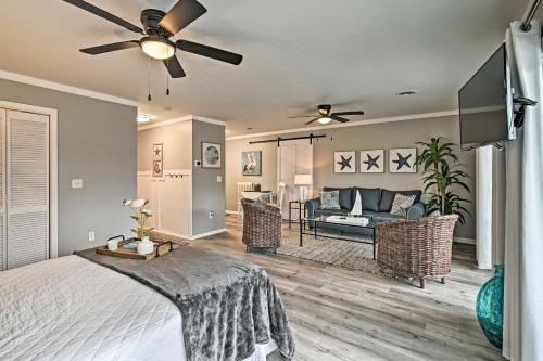 Couple’s Retreat w/ Balcony in Surfside Beach! photo 12