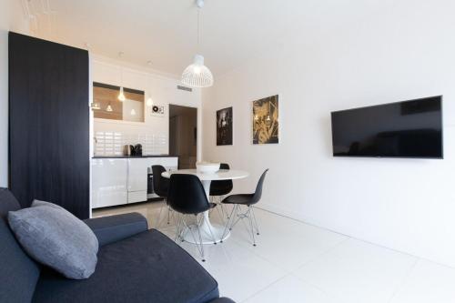 Modern & cozy 150m from the Croisette
