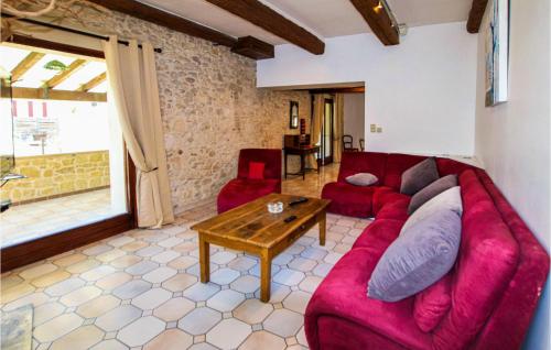 Χώρος καθιστικού στο Cozy Home In Bourg Saint Andéol
