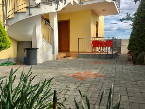 Balkón nebo terasa v ubytování Shyqi Apartments