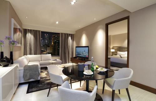 TV a/nebo společenská místnost v ubytování Makati Diamond Residences