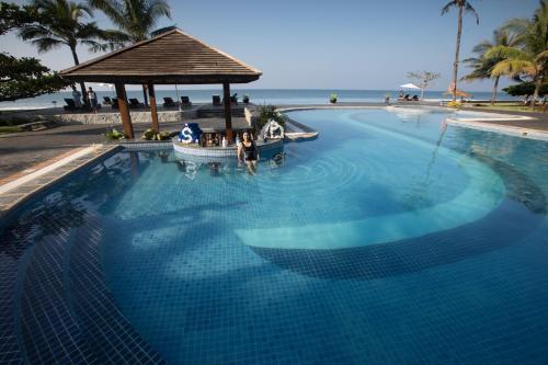 Sunny Paradise Resort