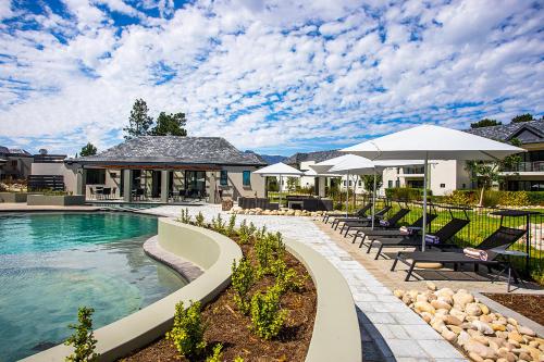 Hồ bơi trong/gần Pearl Valley Hotel