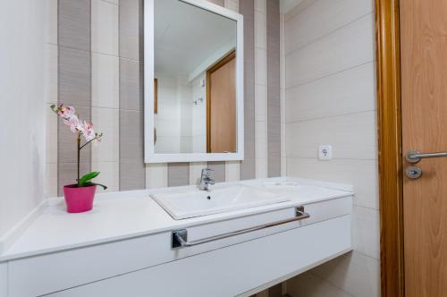 Kúpeľňa v ubytovaní Apartamentos venecia a unos pasos de la playa