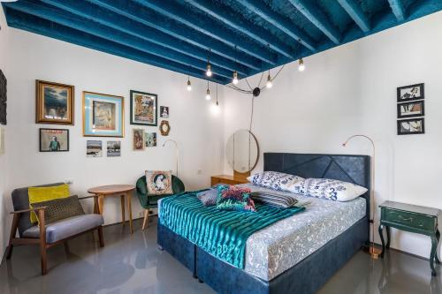 Sleeps 8 Pet friendly Garden & Roof Terrace