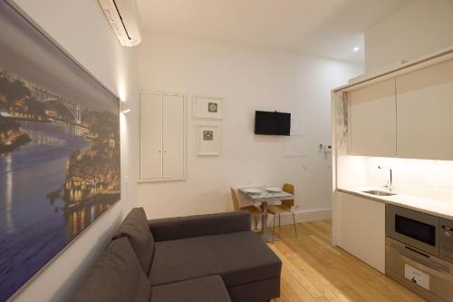 FLH Porto Traditional Studio with Terrace
