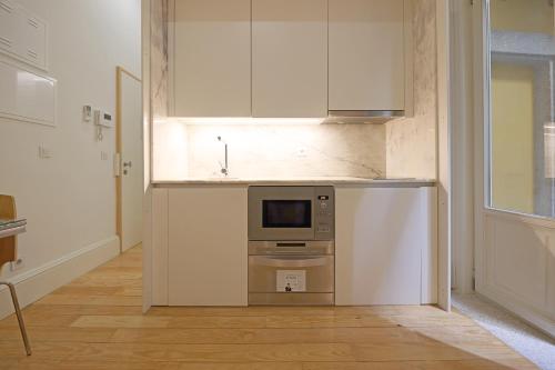 FLH Porto Traditional Studio with Terrace