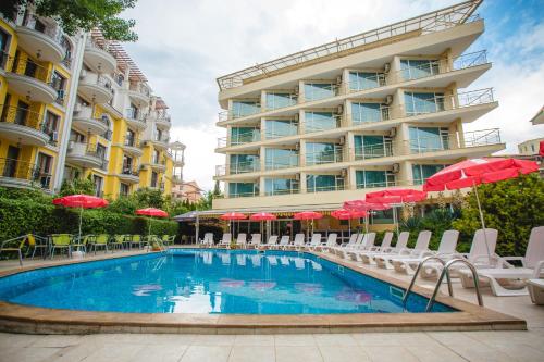 Piscina a Deva Hotel - All Inclusive o a prop