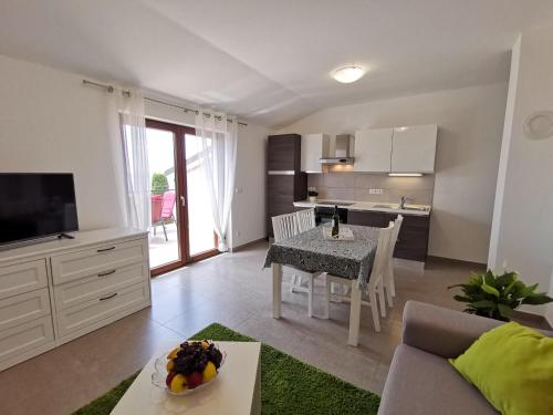 ANTON 2 Apartment with terrace and beautiful sea view