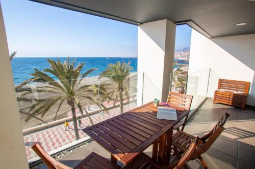 Piso de lujo primera línea de playa Almería, Almería, Spain ...