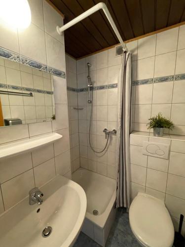 Phòng tắm tại Sportgästehaus Unterberg