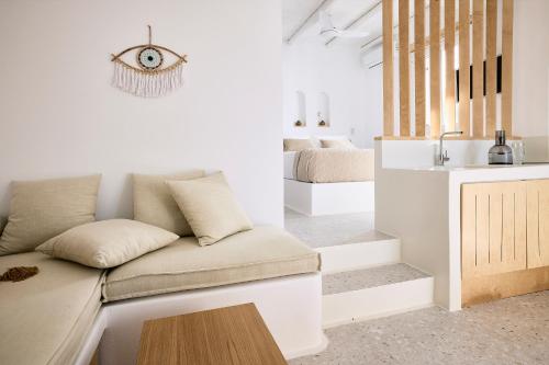 Gallery image of Wise Luxury Suites in Kithnos