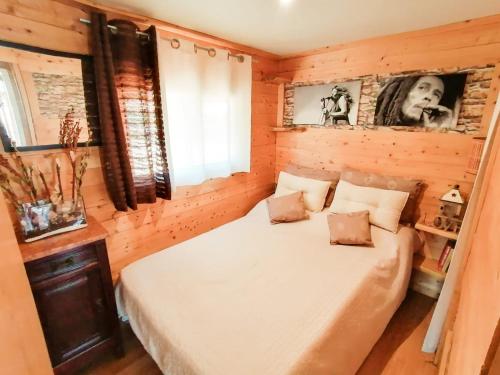 Ein Bett oder Betten in einem Zimmer der Unterkunft La Casetta