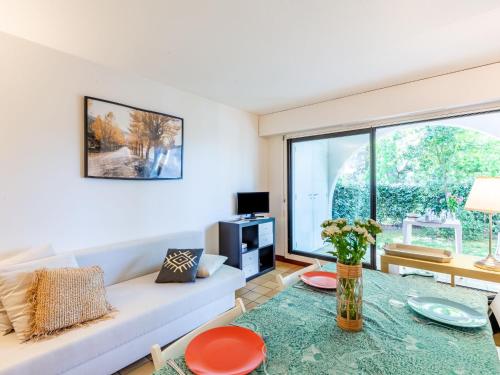 Photo de la galerie de l'établissement Apartment Les Hauts de Bordagain-10 by Interhome, à Socoa