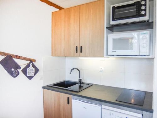 Apartment Boëdette 213 A by Interhome