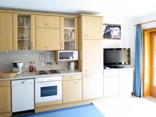 Kuchyňa alebo kuchynka v ubytovaní Apartment Schoberhof by Interhome