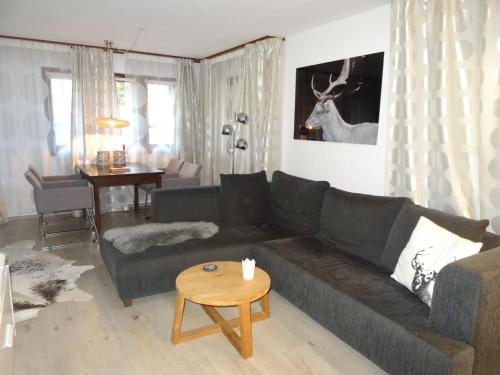 Area soggiorno di Apartment Aragon-1 by Interhome