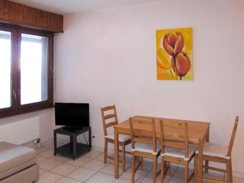 Studio Residenz Greppon 14 by Interhome
