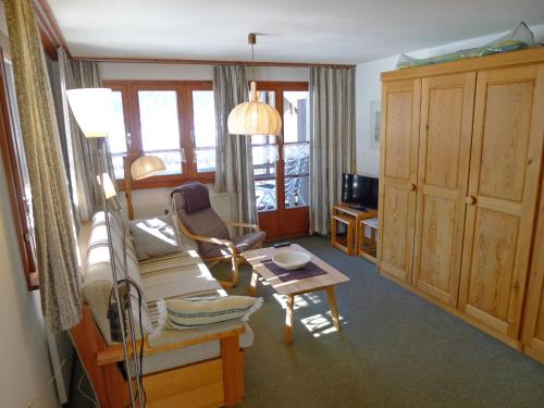 Posezení v ubytování Apartment Aragon M86 by Interhome