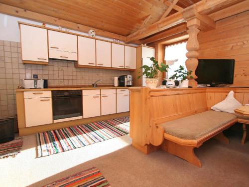 Kuchyňa alebo kuchynka v ubytovaní Apartment Annelies-3 by Interhome