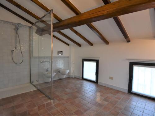 Bilik mandi di Holiday Home La Corte Bricca - Casa Padronale by Interhome