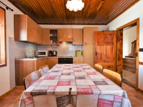 A kitchen or kitchenette at Apartment Trepalle by Interhome