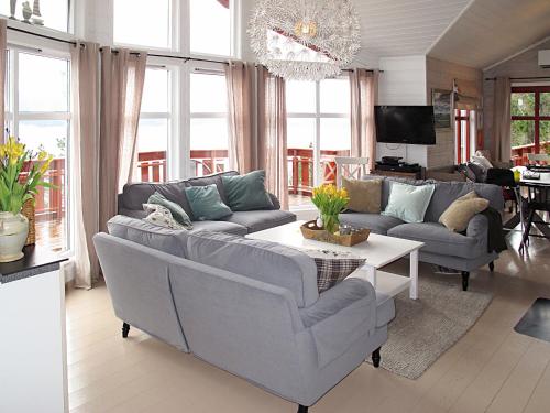 Posezení v ubytování Holiday Home Elistova by Interhome