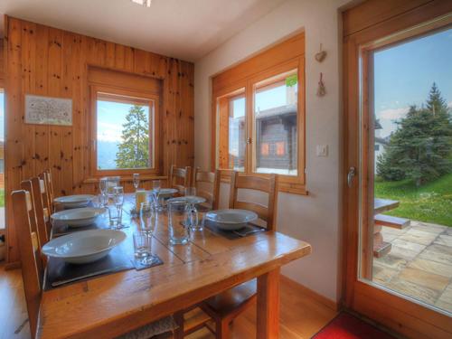 Galería fotográfica de Chalet Campanule by Interhome en Anzère