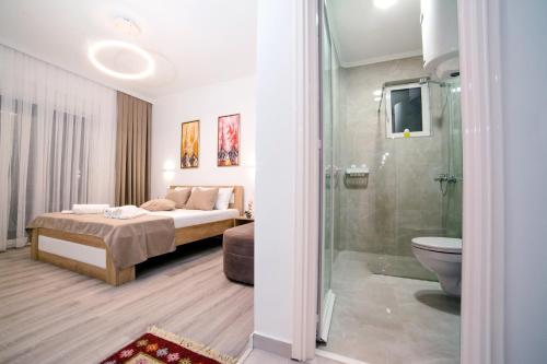 Et badeværelse på Apartments Hoxha