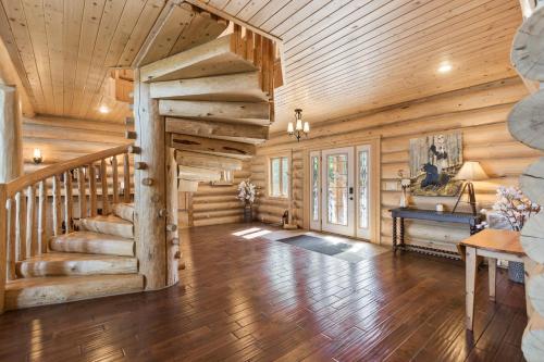 Antler Cove Log Home – Photos 3